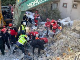 Madenciler dört koldan depremin yaralarını sarıyor